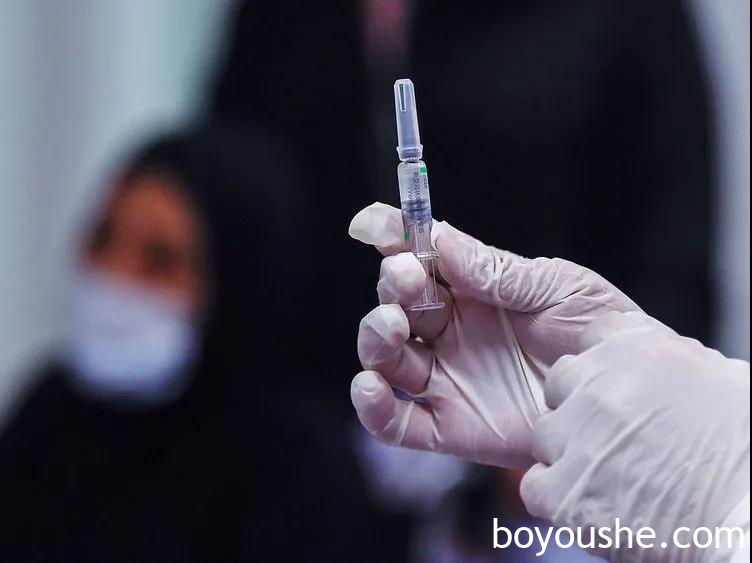 迪拜卫生部:部分人群可通过热线电话预定上门疫苗接种服务