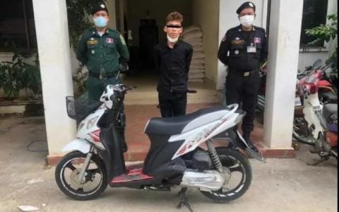 企图抢劫中国女子手机，作案者竟是外卖小哥